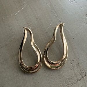 Brynn Hudson Chic Gold Teardrop Earrings